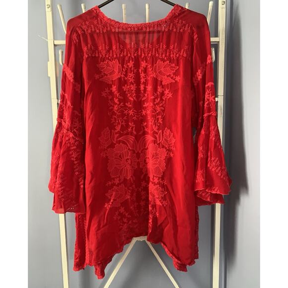 Johny was red blouse embroided floral bell sleeve Lg/XL - Picture 6 of 7